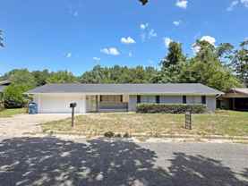 520 Ravenwood Dr - Photo 1 of 1