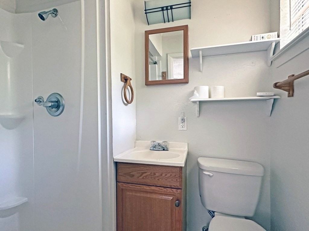 520 Ravenwood Dr - Photo 6 of 13