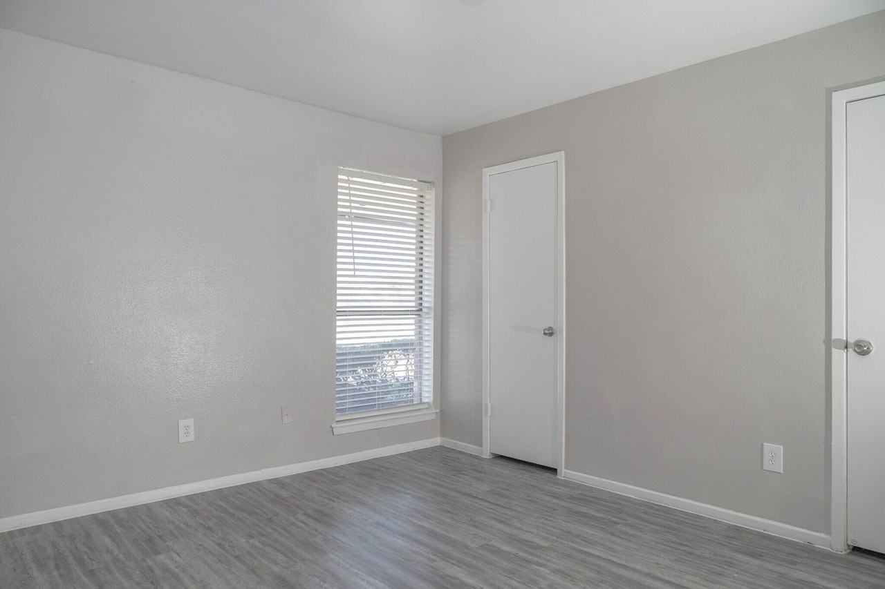 12630 Ashford Point Dr #412 - Photo 7 of 7