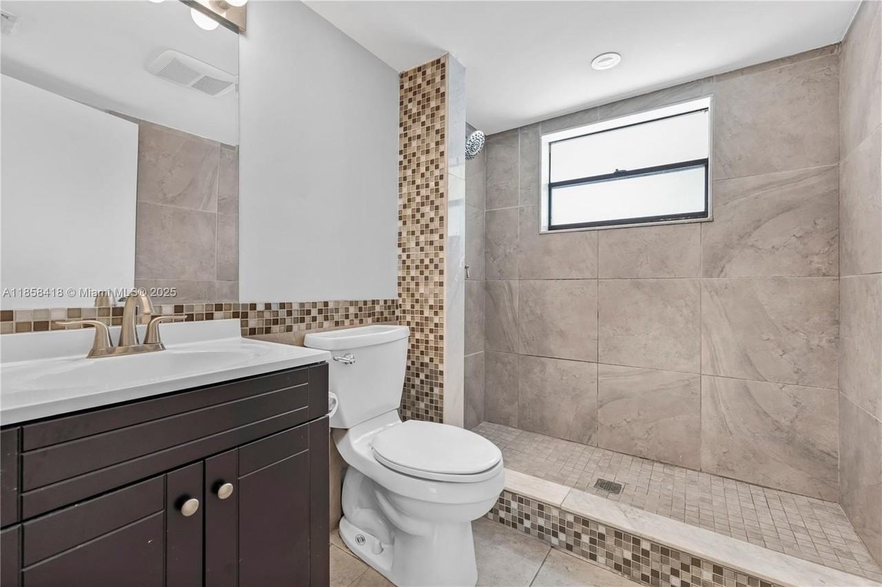 11160 W Sample Rd #11160 - Photo 4 of 37