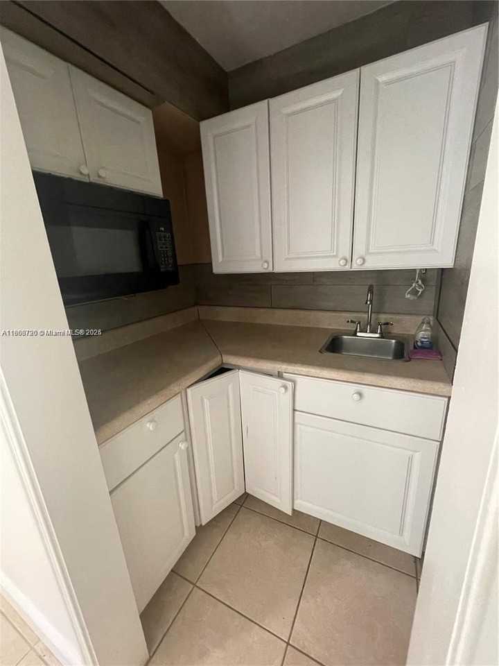 633 Mokena Drive #1 - Photo 4 of 9