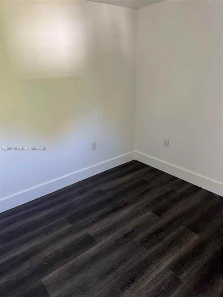 11751 Southwest 190th Terrace #1A - Photo 5 of 8