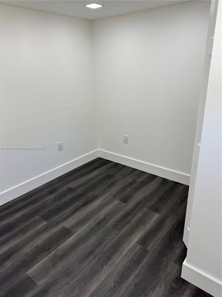 11751 Southwest 190th Terrace #1A - Photo 7 of 8