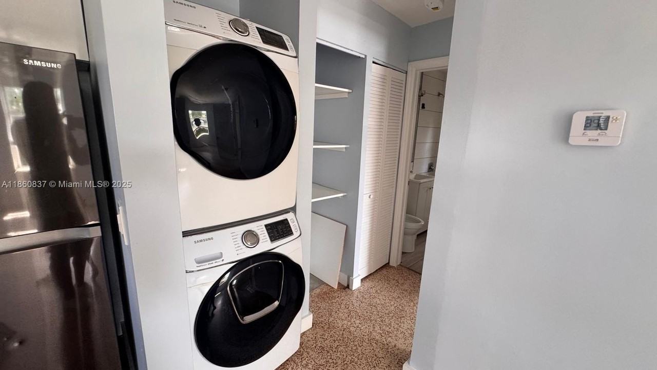 1116 Ne 16th Ter #1 - Photo 7 of 13