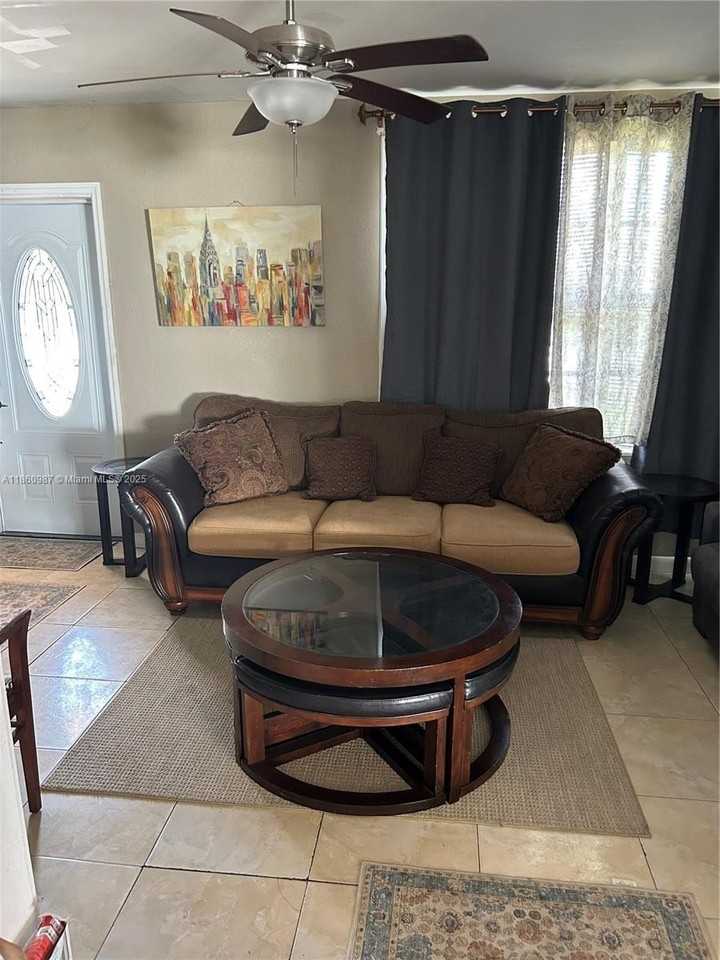 300 Nw 179th Ter - Photo 3 of 9