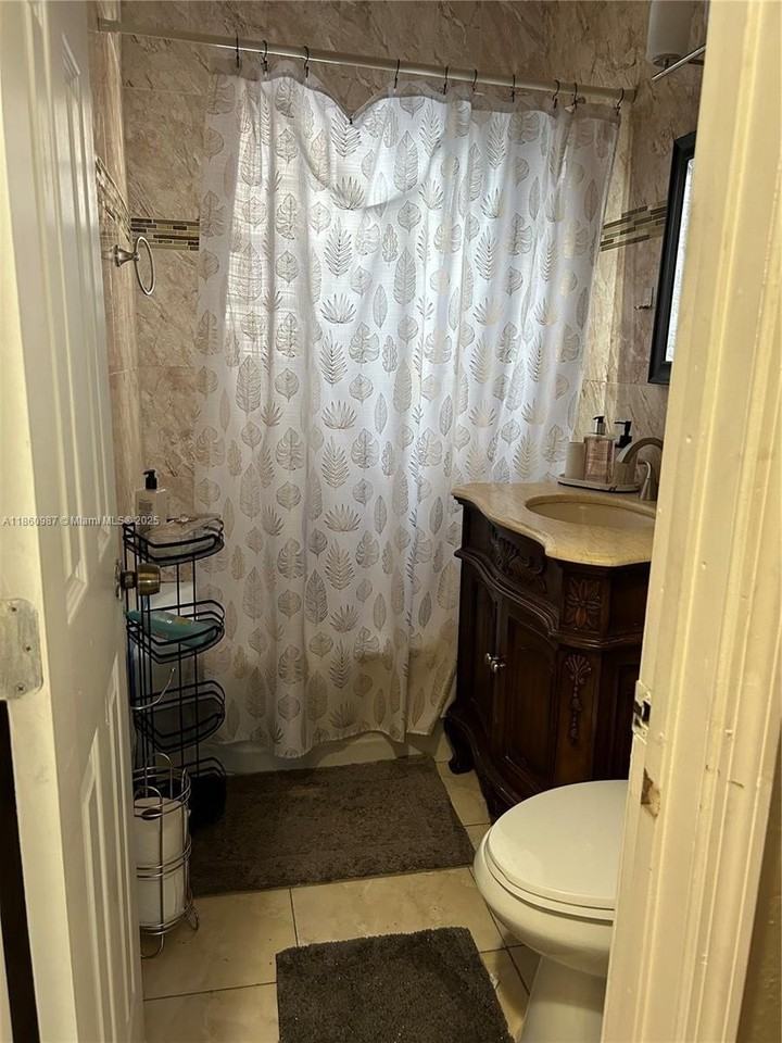 300 Nw 179th Ter - Photo 6 of 9