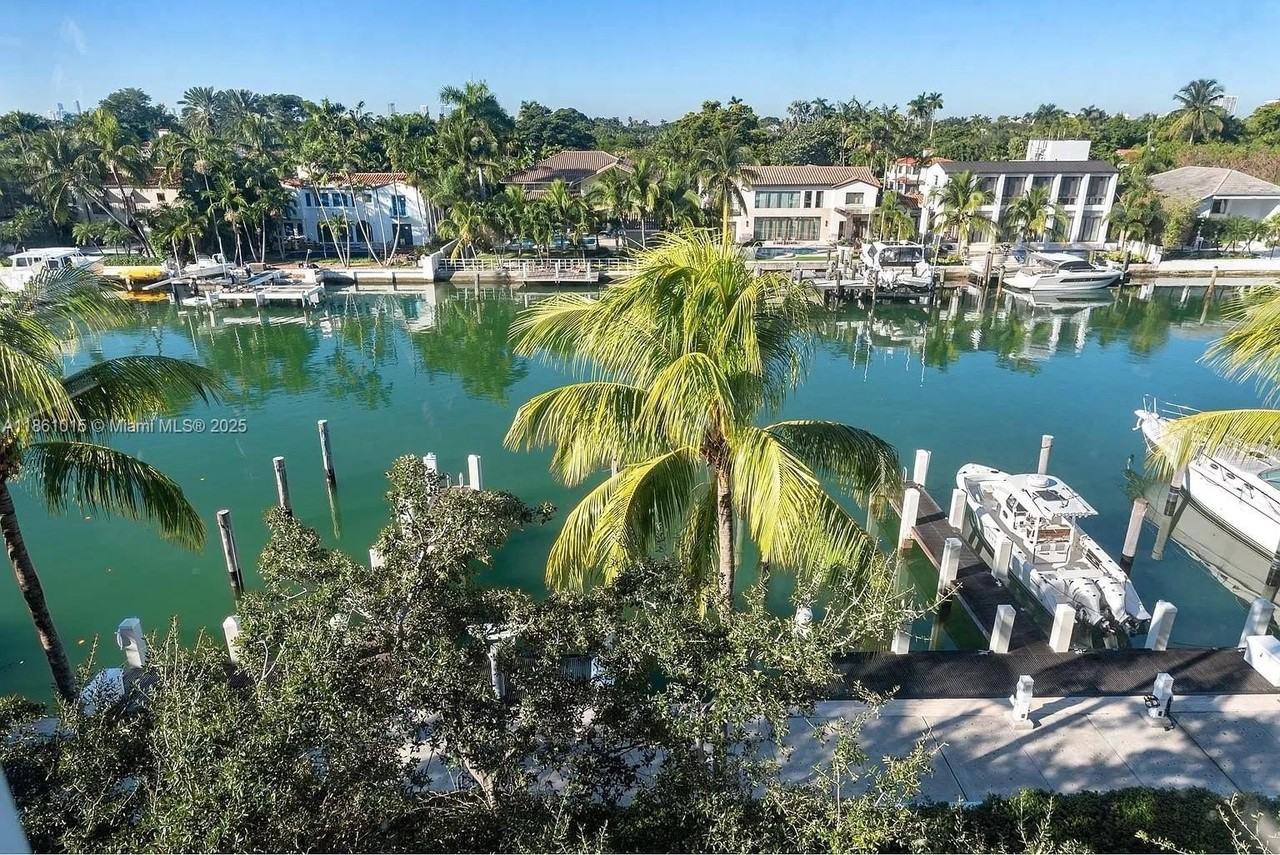 6101 Laguna Dr W #6101 - Photo 5 of 29