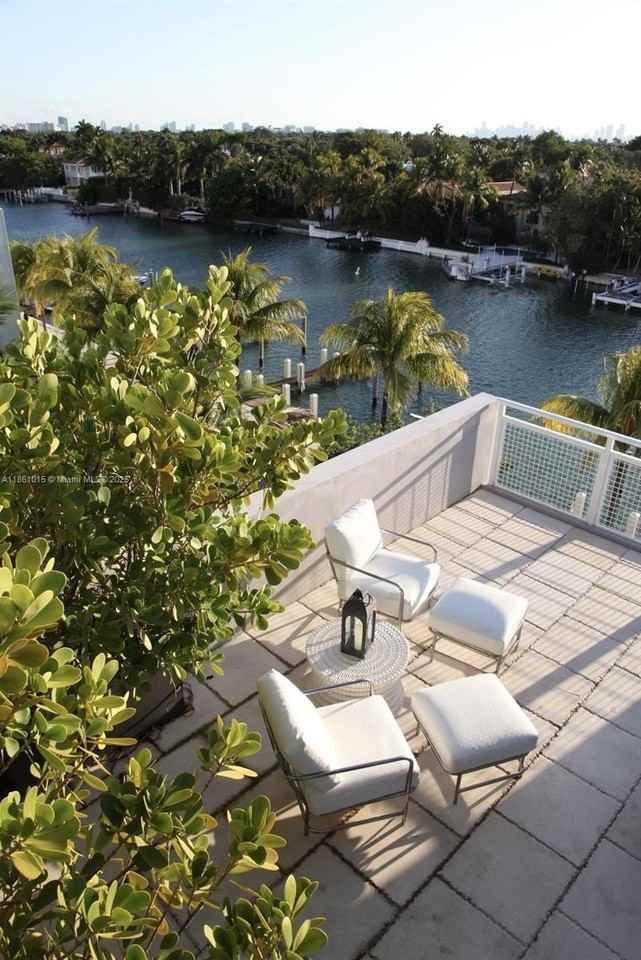 6101 Laguna Dr W #6101 - Photo 6 of 29