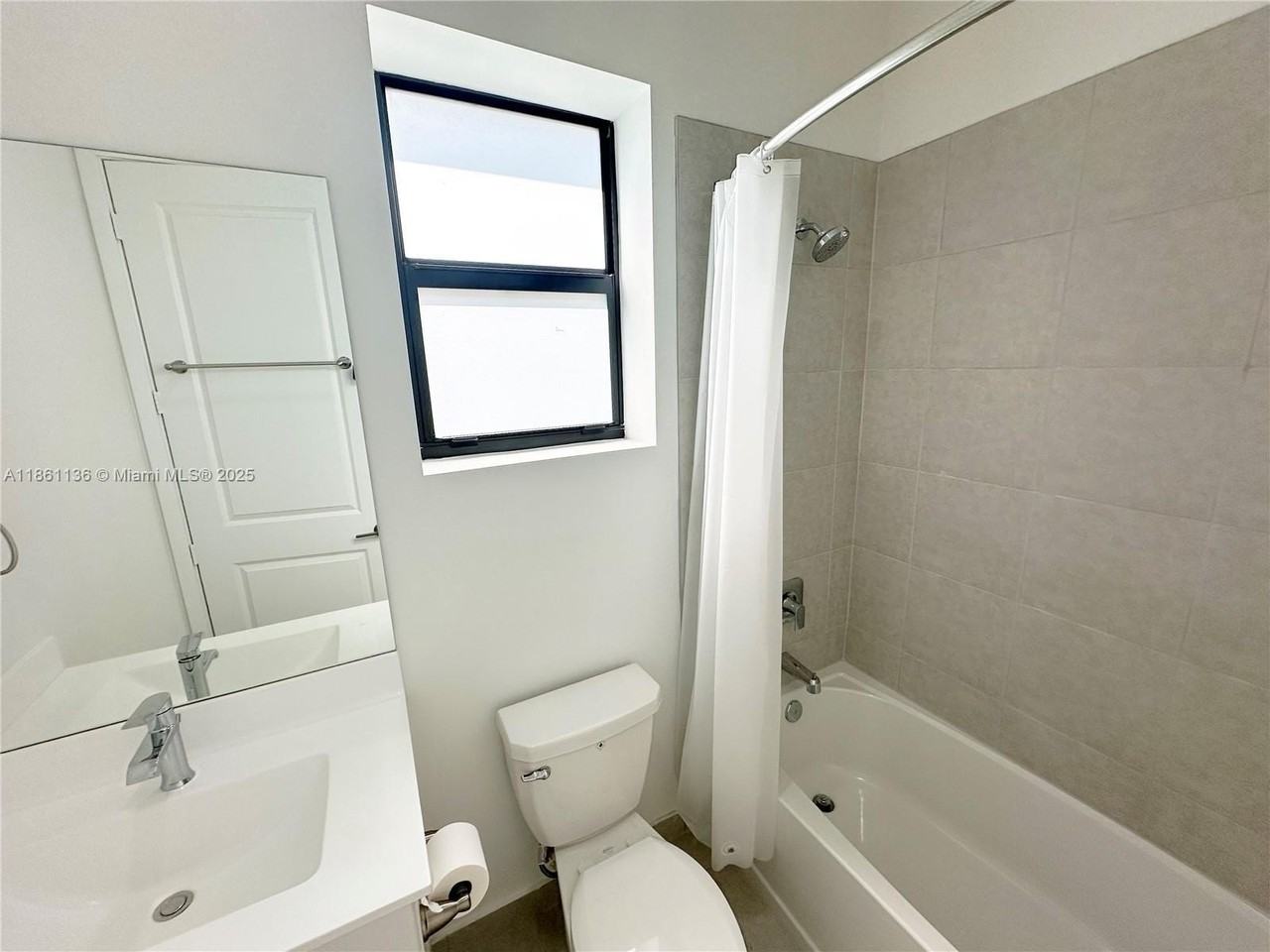 17354 Southwest 46th Street - Photo 6 of 19