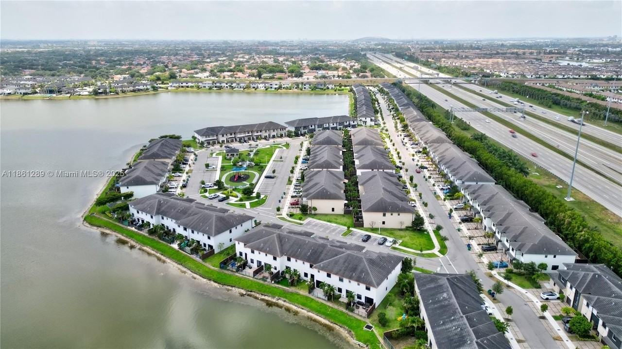 15826 Northwest 91st Court #15826 - Photo 6 of 50