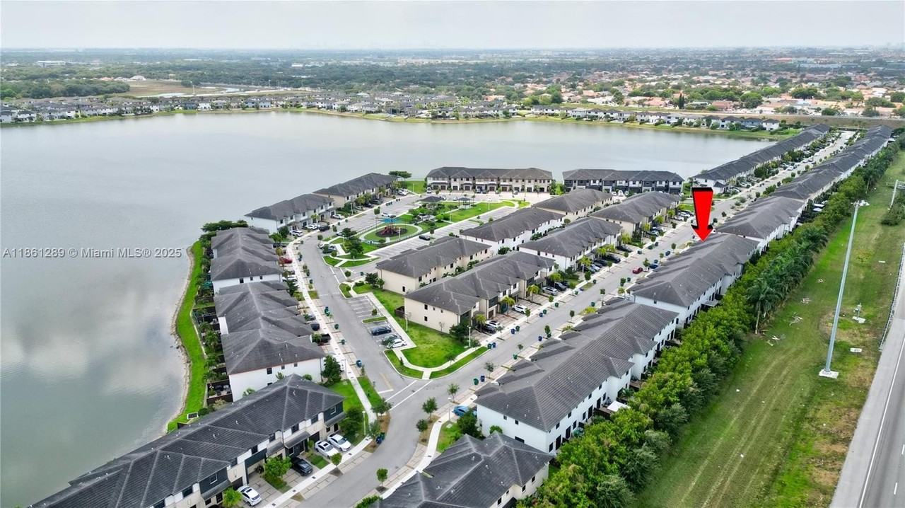 15826 Northwest 91st Court #15826 - Photo 7 of 50