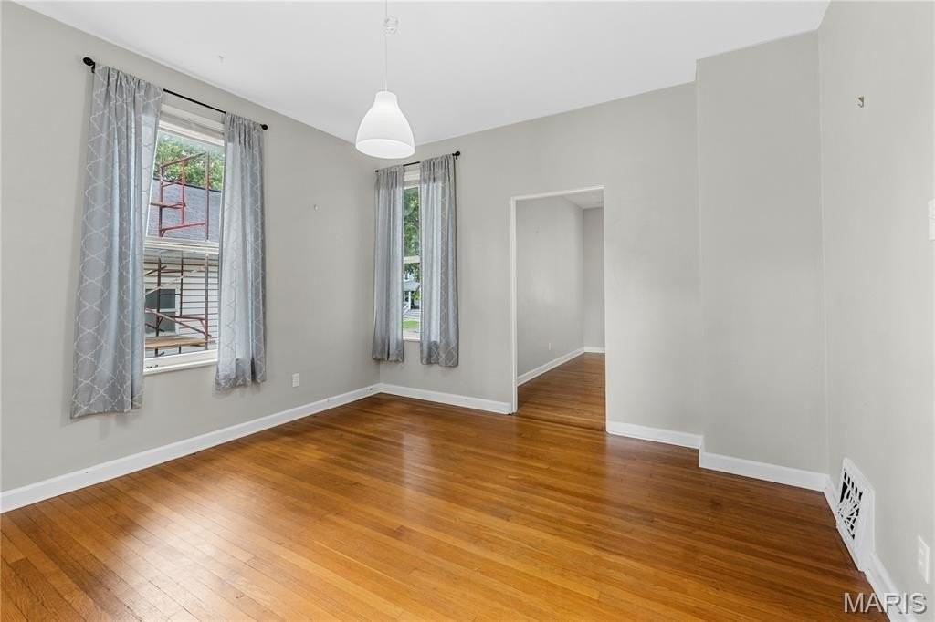 3617 Commonwealth Ave - Photo 3 of 16