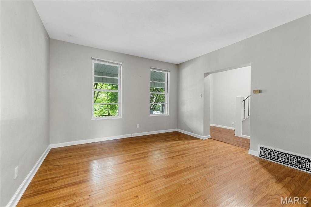 3617 Commonwealth Ave - Photo 5 of 16