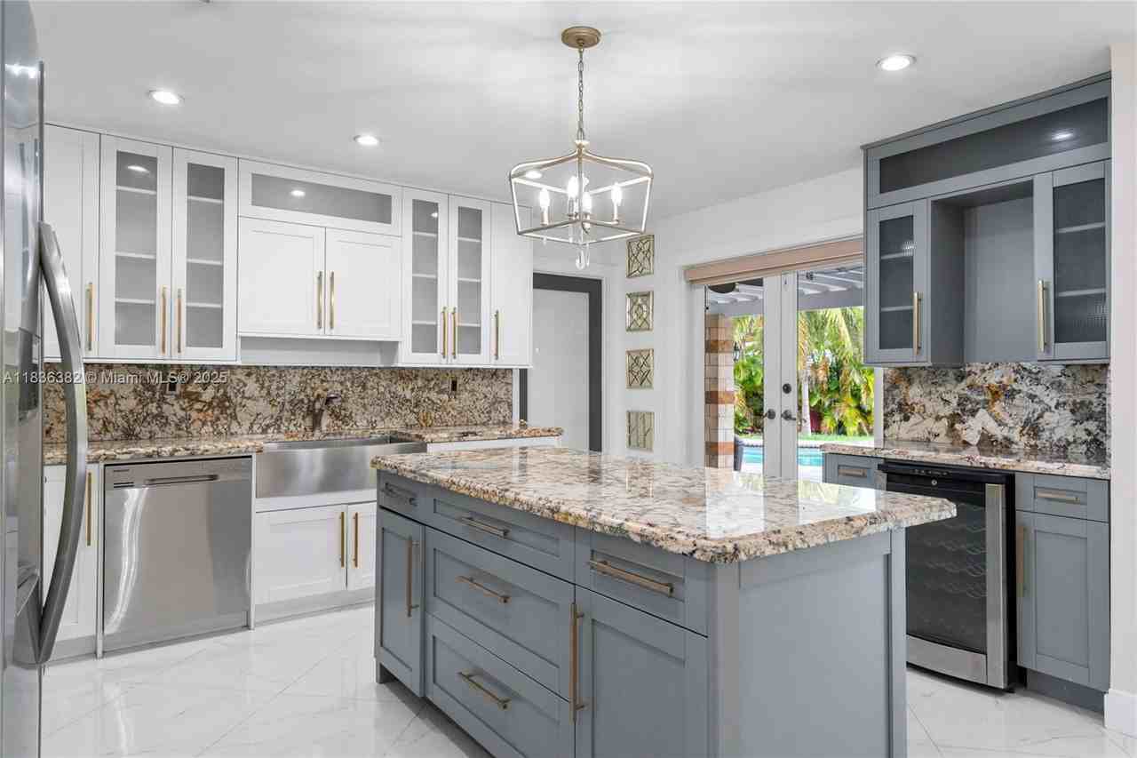 13611 Sw 77th Ln - Photo 3 of 8