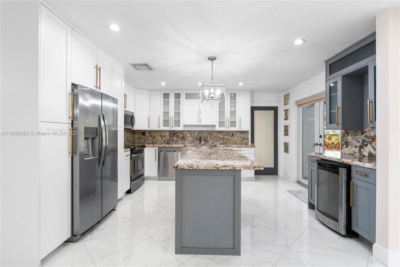 13611 Sw 77th Ln - Photo 4 of 8