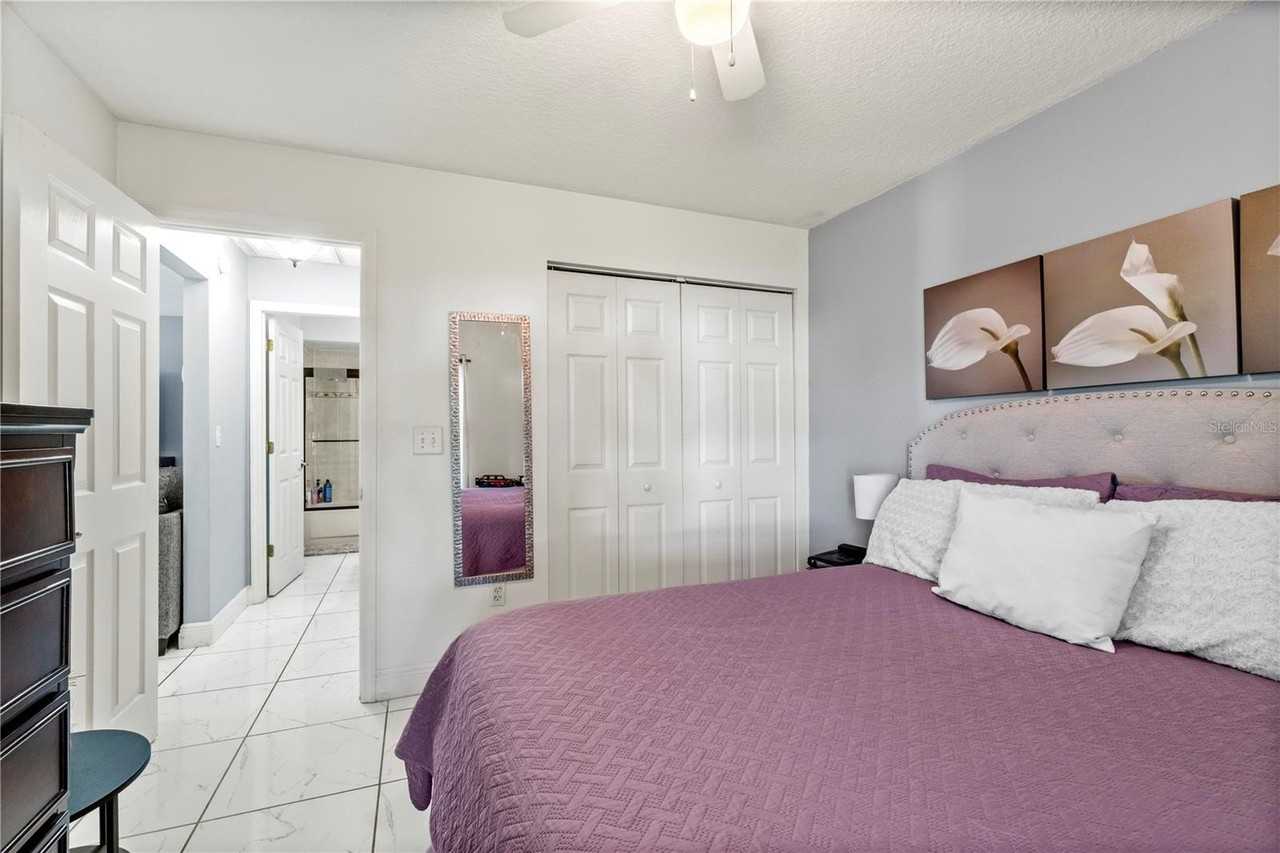 432 Hunter Circle - Photo 4 of 32