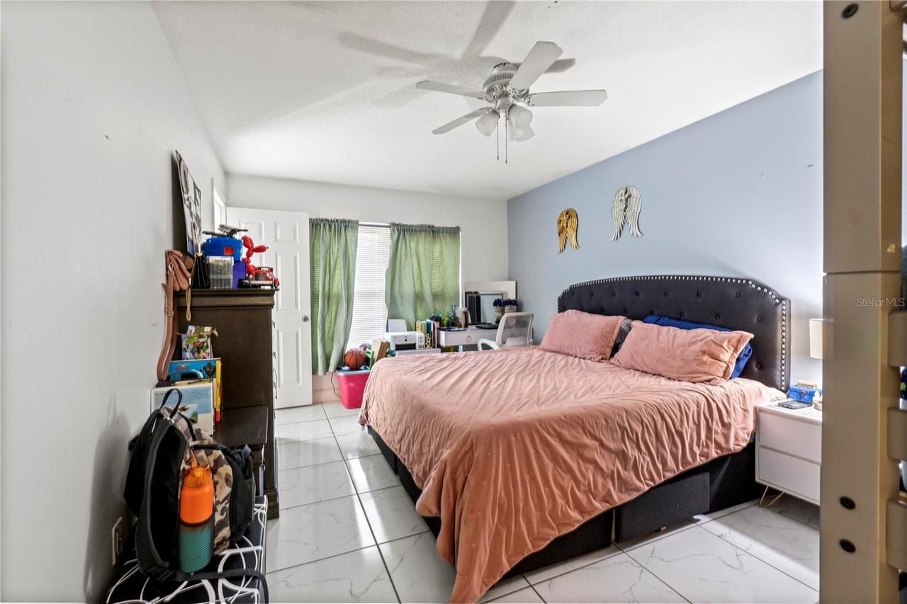 432 Hunter Circle - Photo 5 of 32