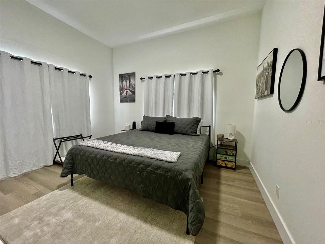 2327 W Beach St - Photo 6 of 15