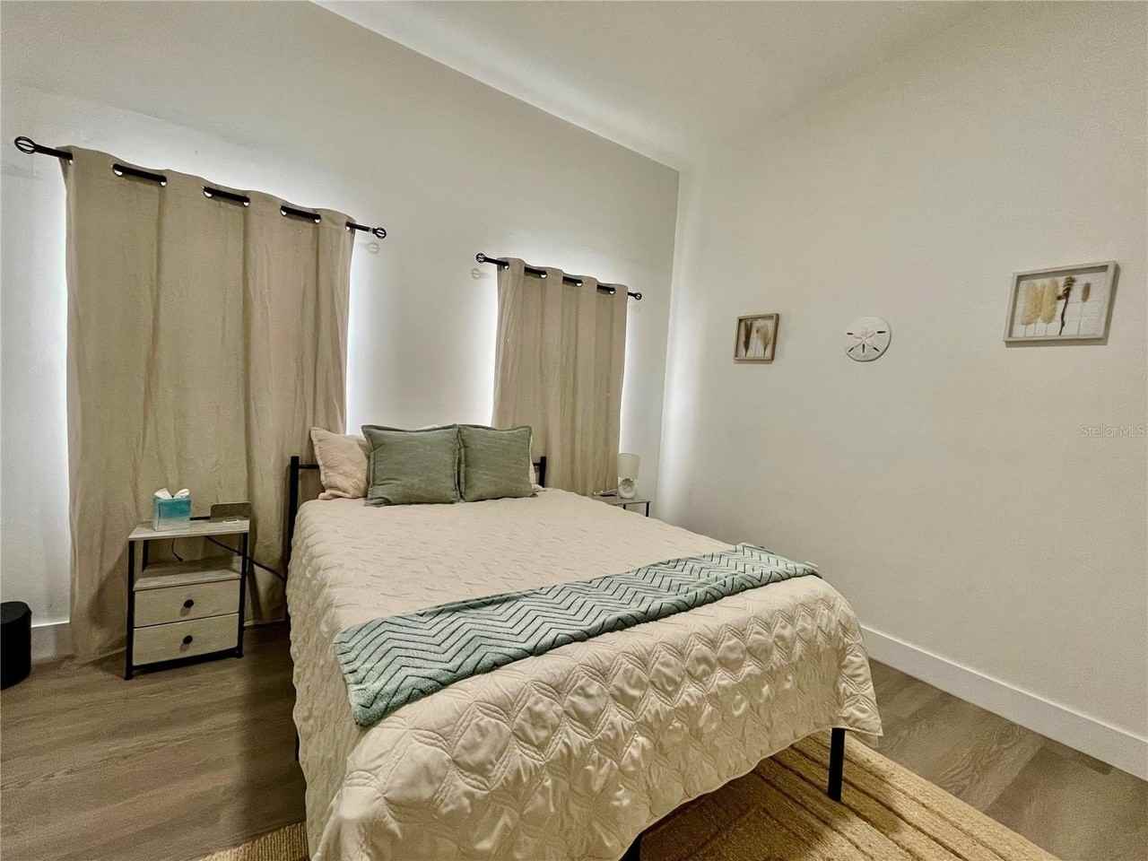 2327 W Beach St - Photo 7 of 15