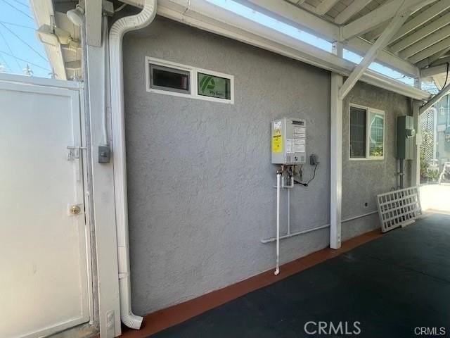 6702 Tampa Avenue - Photo 2 of 18