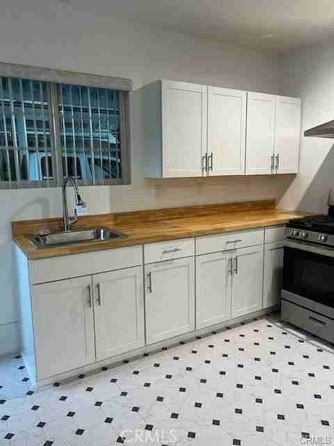 6702 Tampa Avenue - Photo 4 of 18