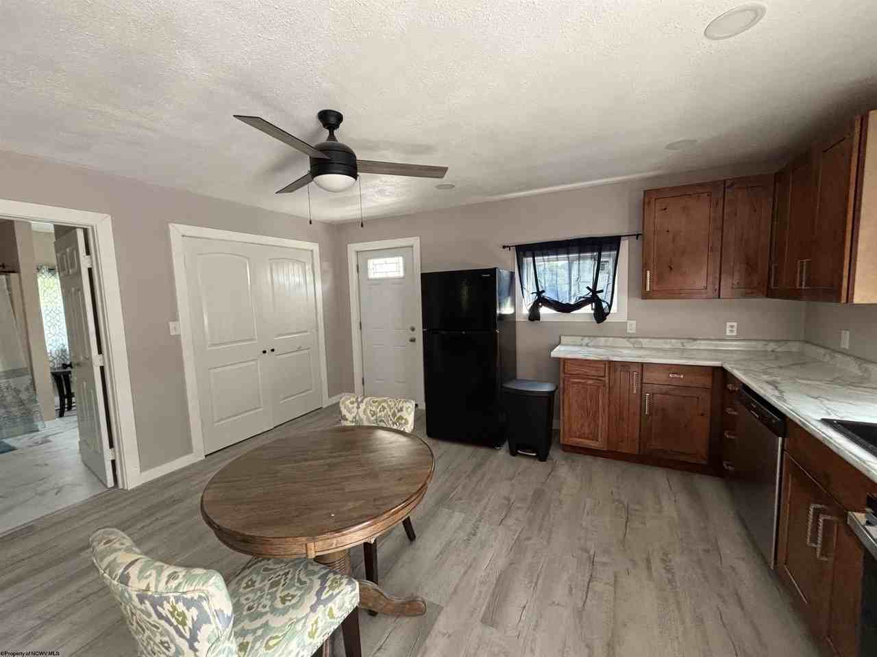 87 School St - Photo 6 of 14