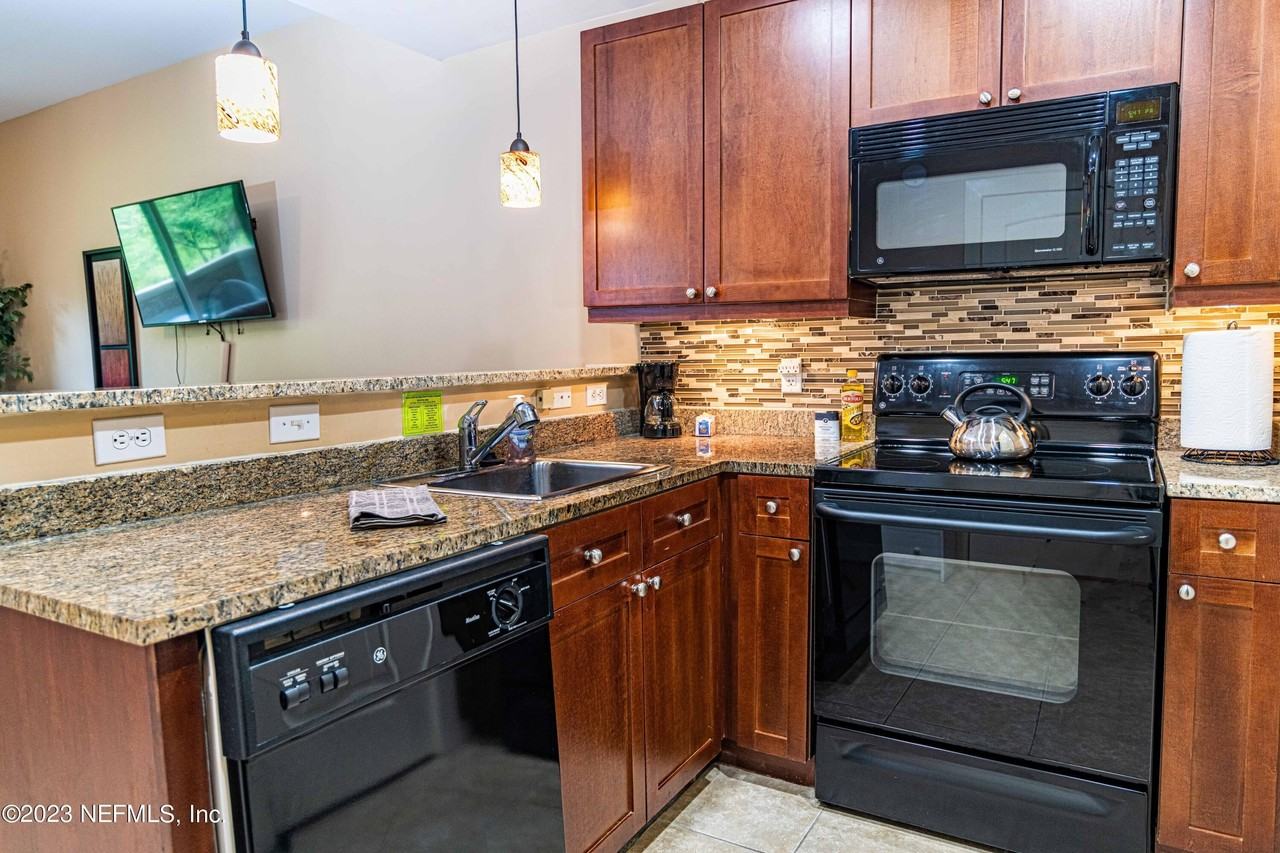 945 Registry Blvd Unit 212 #212 - Photo 5 of 26