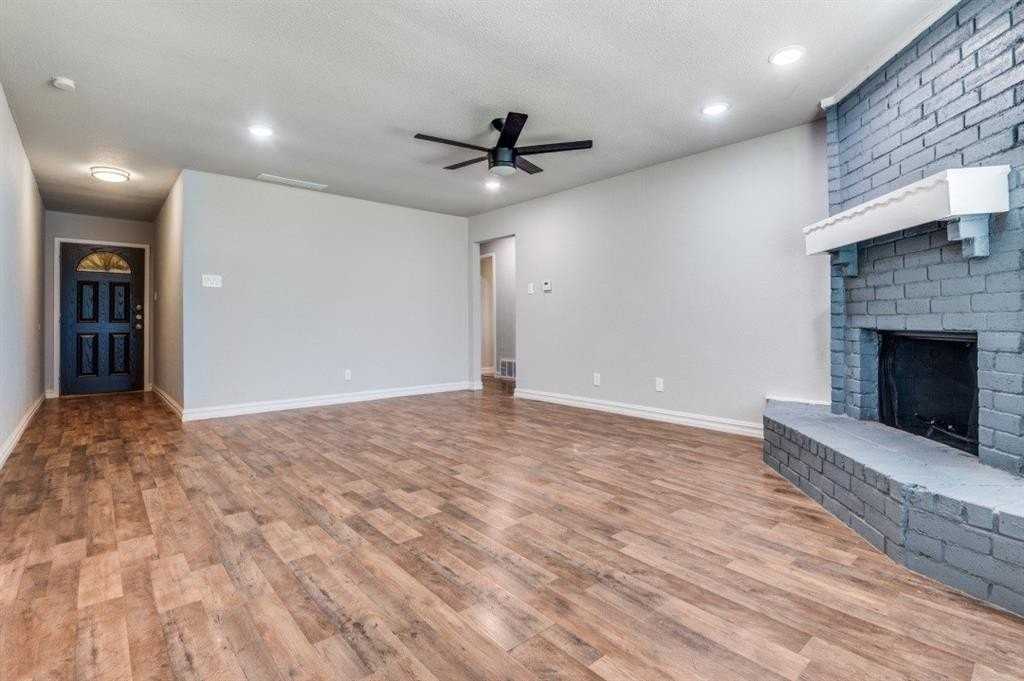 834 Apple Valley Dr - Photo 3 of 15