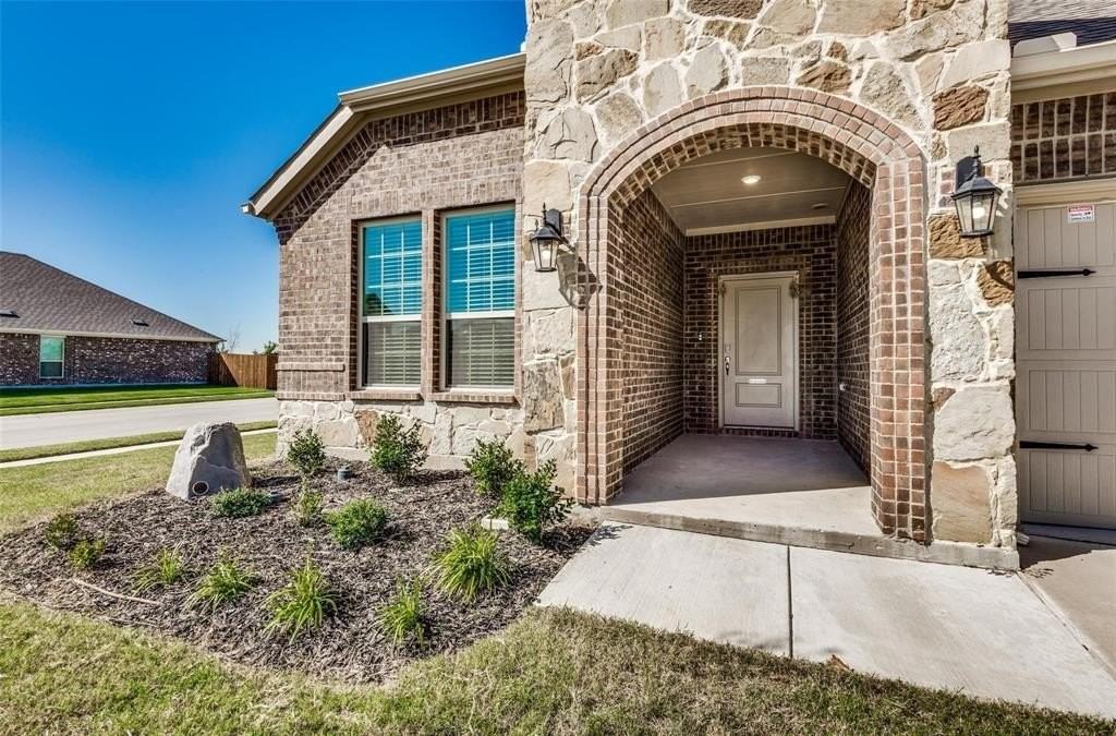 3205 Platinium Road - Photo 4 of 25