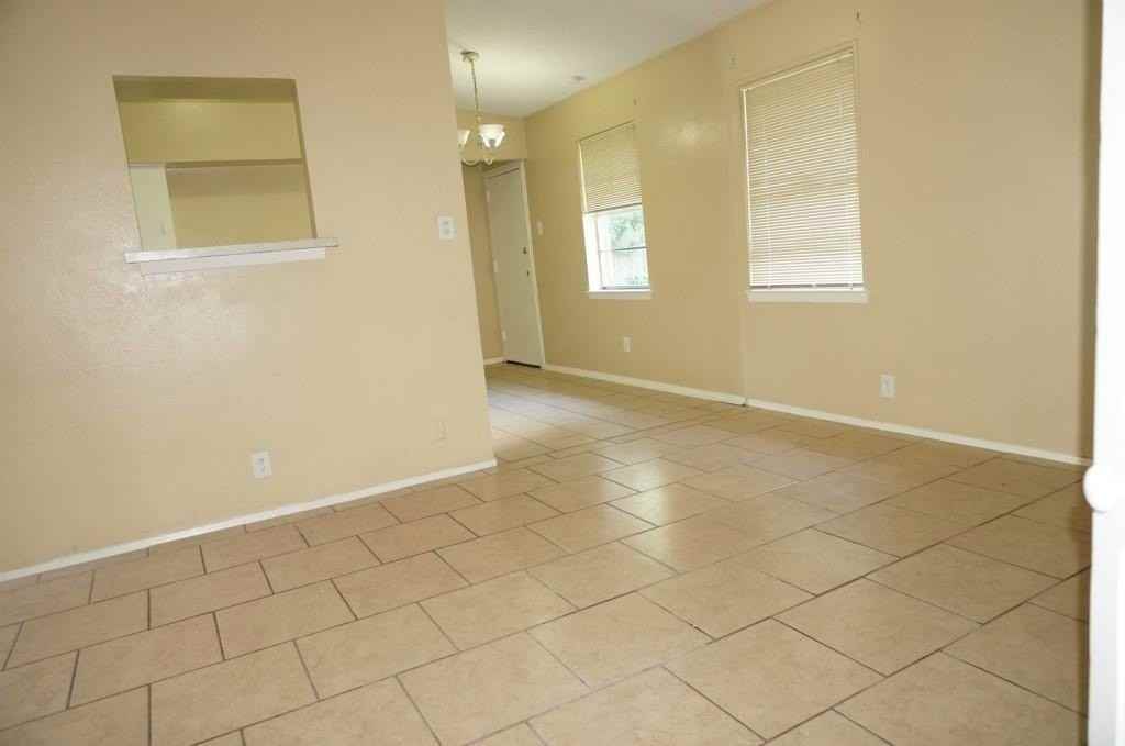 3617 Edgewood Dr - Photo 3 of 20