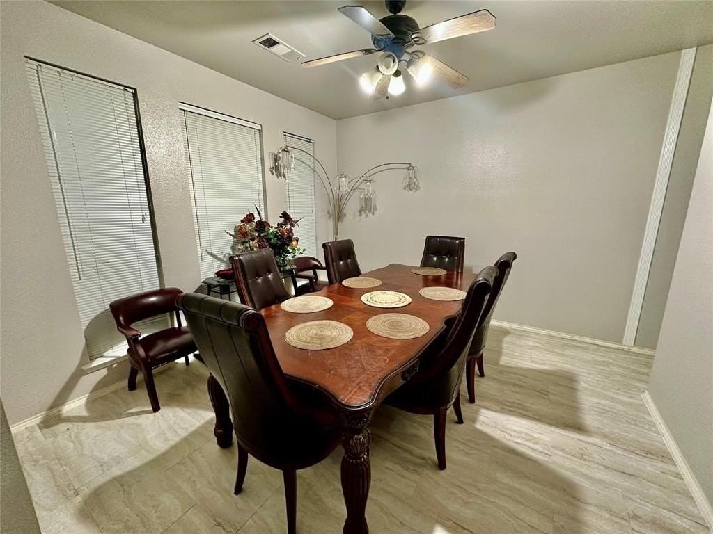 211 Nutmeg Lane - Photo 2 of 14