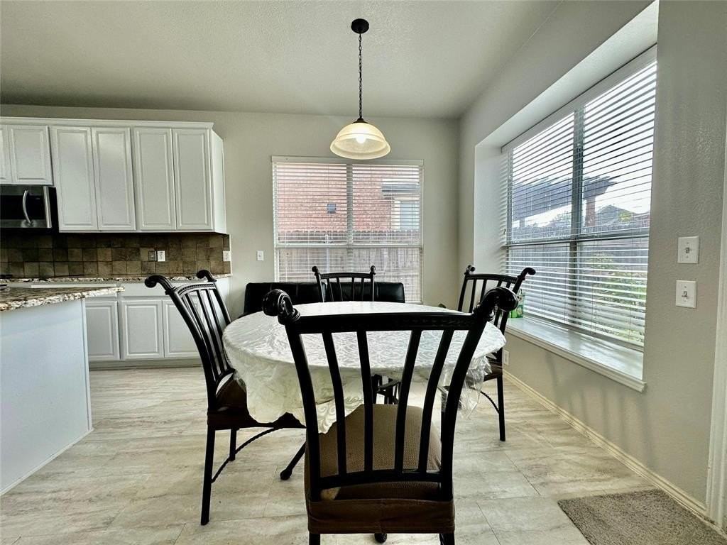 211 Nutmeg Lane - Photo 4 of 14