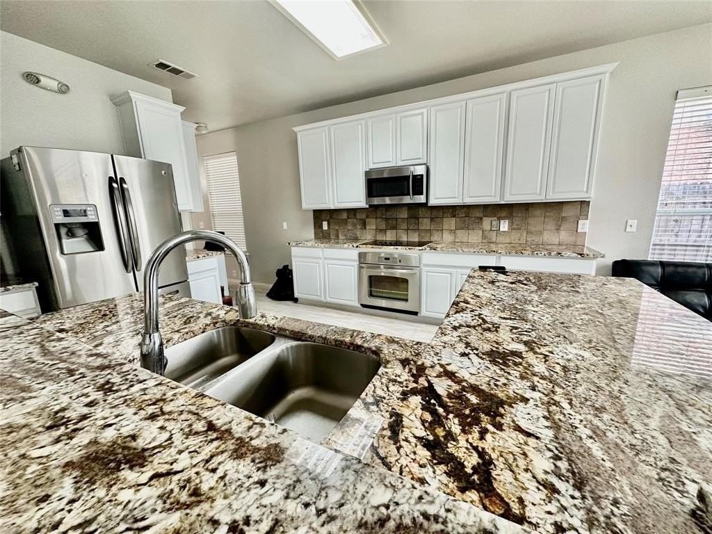 211 Nutmeg Lane - Photo 5 of 14