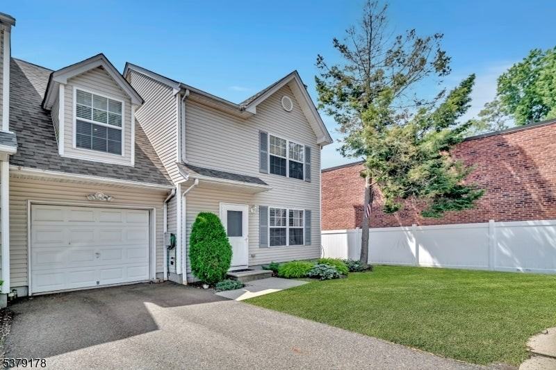 620 Grove St - Photo 2 of 15