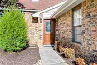 1925 Parkside Dr - Photo 1 of 1