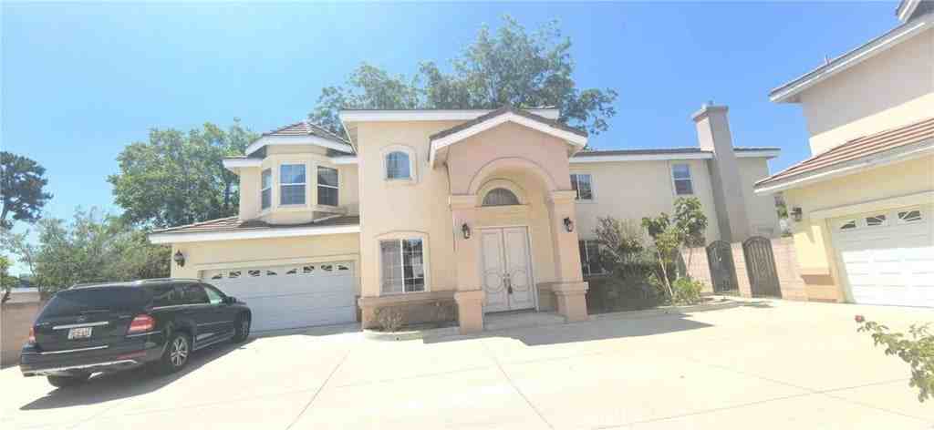 8943 Emperor Ave - Photo 2 of 22