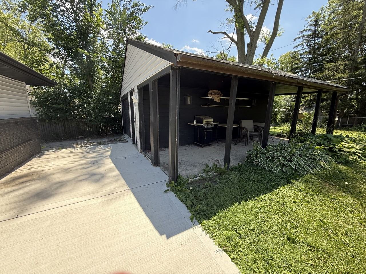 452 Indianwood Blvd - Photo 3 of 8