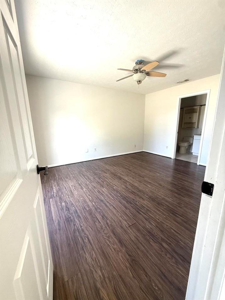 1453 Sw Sudder Ave - Photo 3 of 6