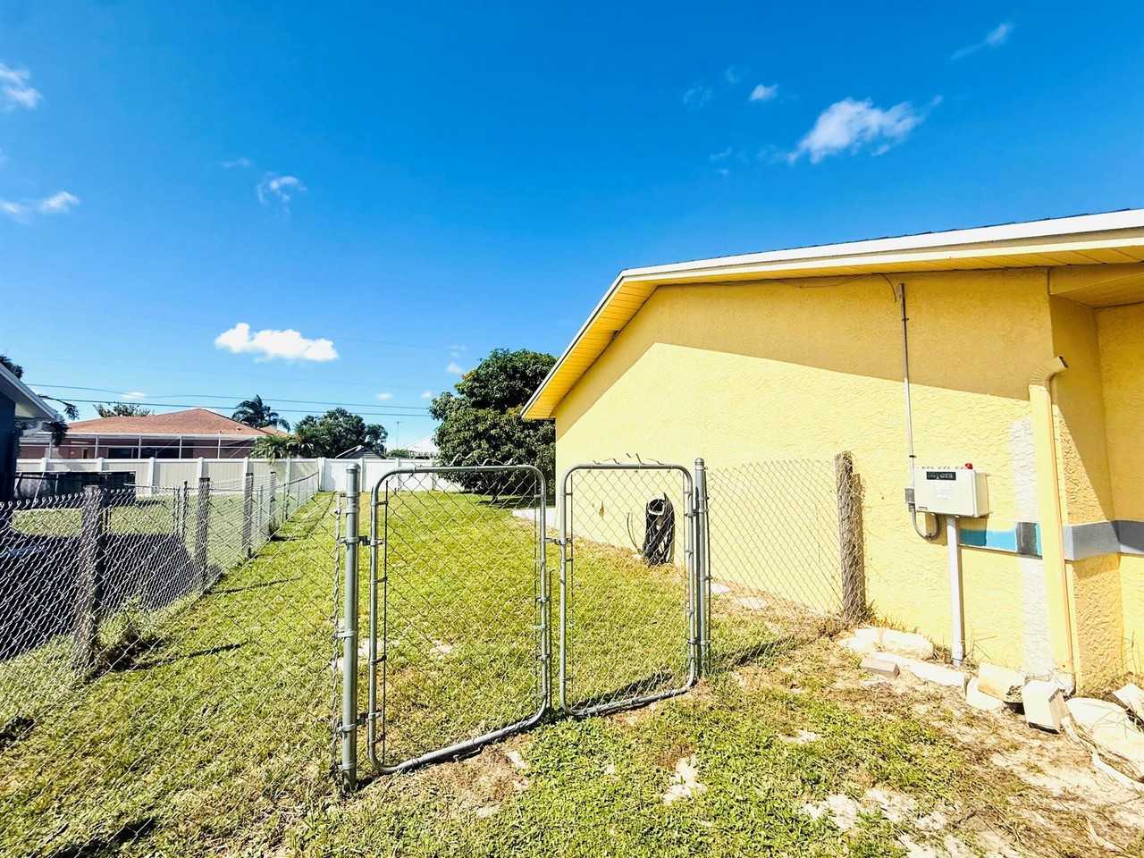 1453 Sw Sudder Ave - Photo 6 of 6