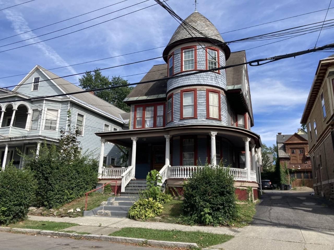 1024 University Pl ## 2f