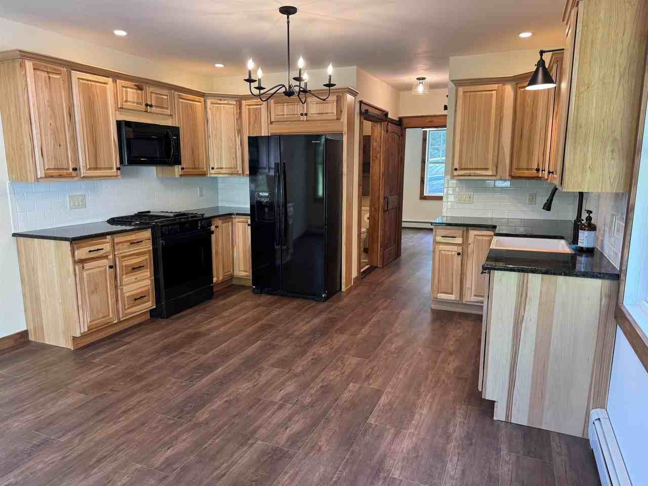 1279 Campbell Rd - Photo 2 of 9