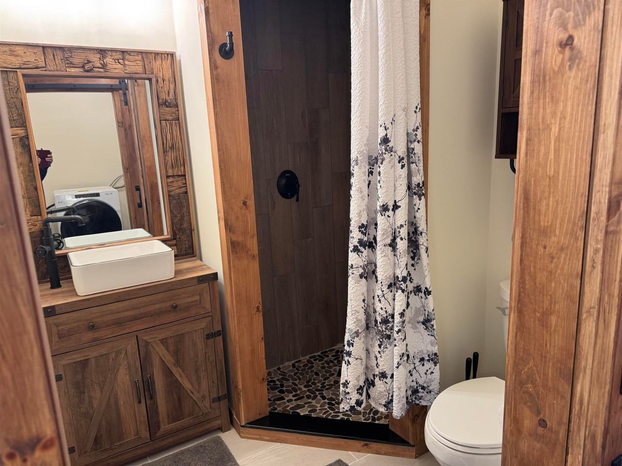 1279 Campbell Rd - Photo 4 of 9