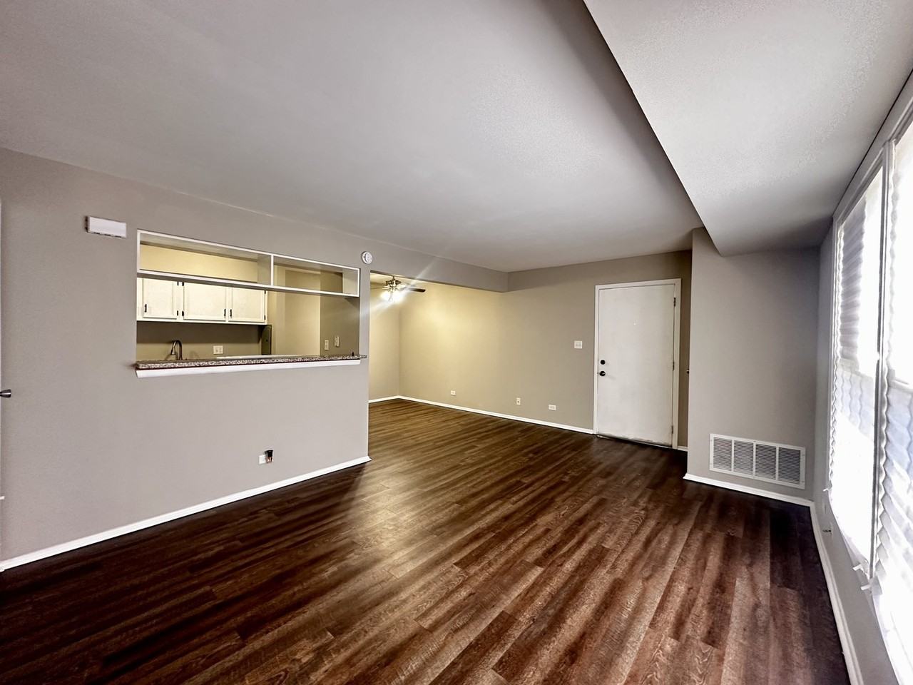 1401 N Glen Cir - Photo 3 of 14