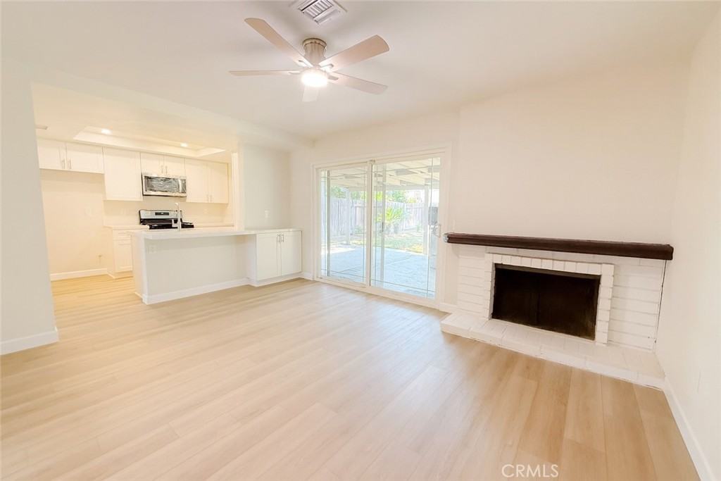 2908 E Oak Hill Dr - Photo 7 of 17