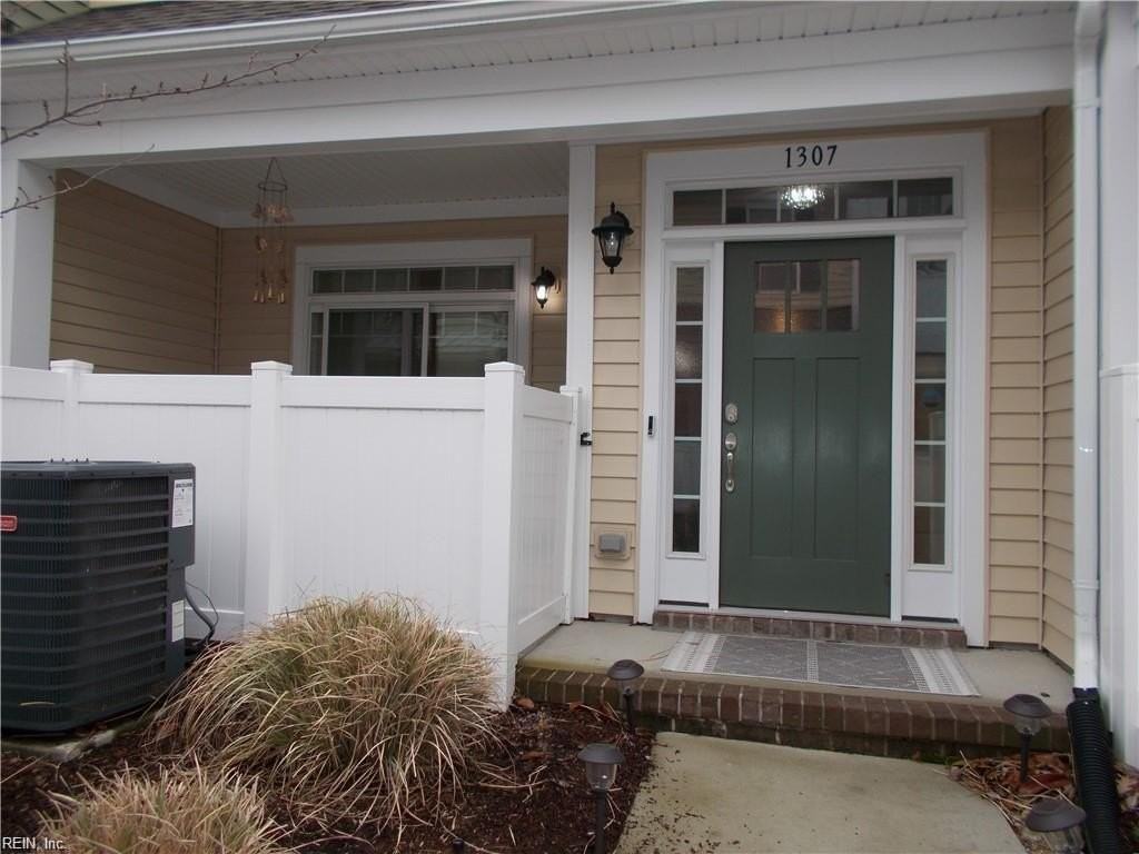 1307 Tides Edge Ct - Photo 2 of 26