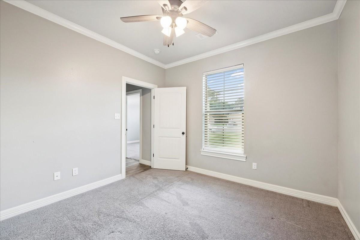 10460 Jordan Ave - Photo 7 of 12