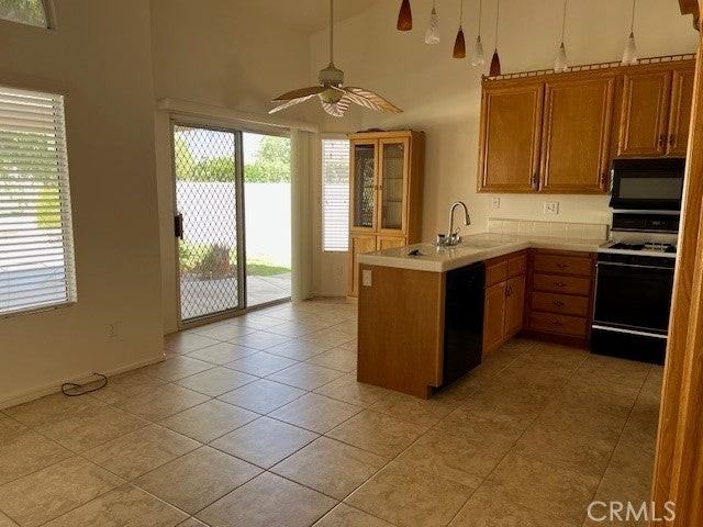 1303 Fairway Oaks Ave - Photo 3 of 17