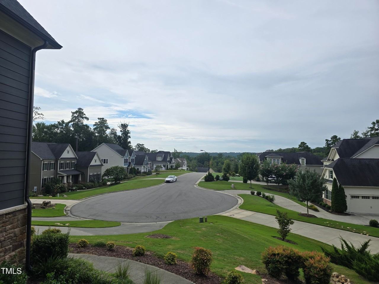 137 Lystra Grant Ct - Photo 3 of 43