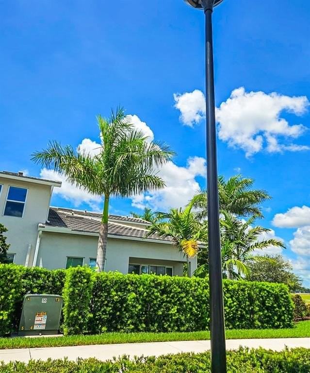 5300 Thatcher Ct - Photo 3 of 15