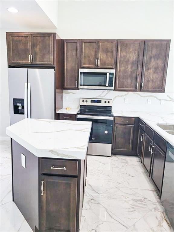 5300 Thatcher Ct - Photo 7 of 15